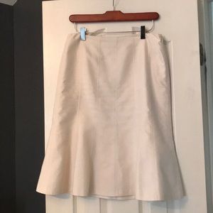 Ann Taylor Ivory/Winter White Tulip Skirt size 4